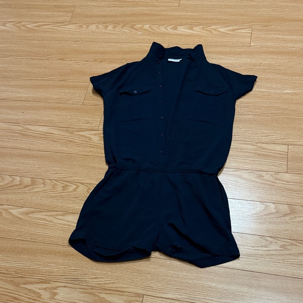 Black Short Sleeve Romper L